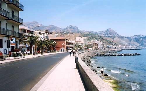 B&B A Casa Di Amici Giardini-Naxos Exterior foto